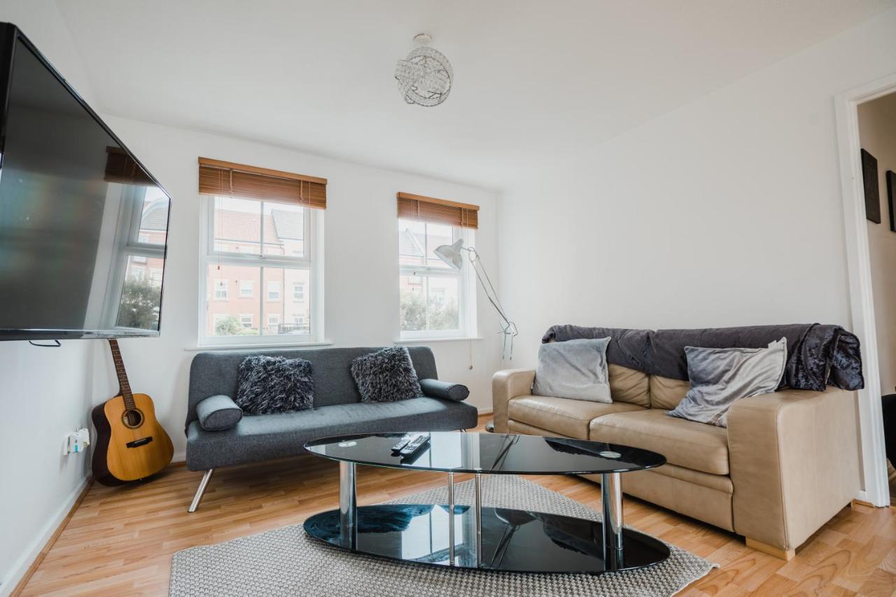 Hullidays Victora Dock- Refurbished 2024 Apartment Kingston upon Hull