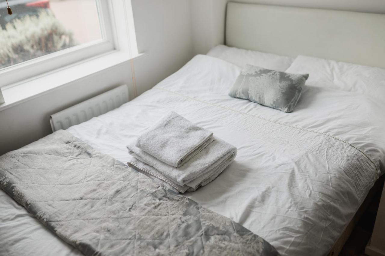 Hullidays Victora Dock- Refurbished 2024 Apartment Kingston upon Hull